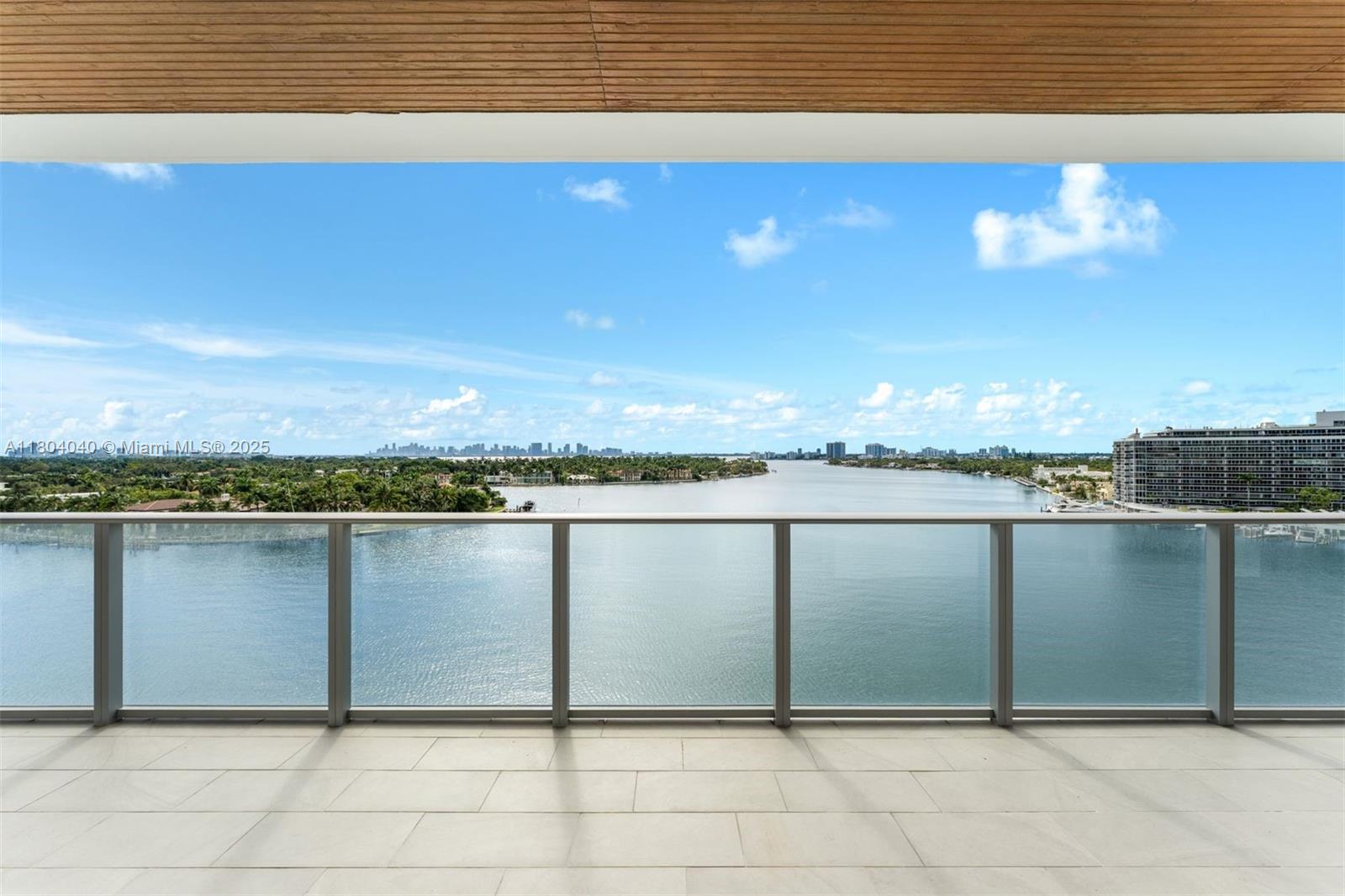 MONACO YACHT CLUB - Residential