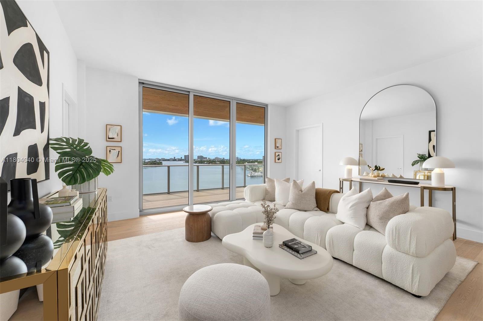 MONACO YACHT CLUB - Residential