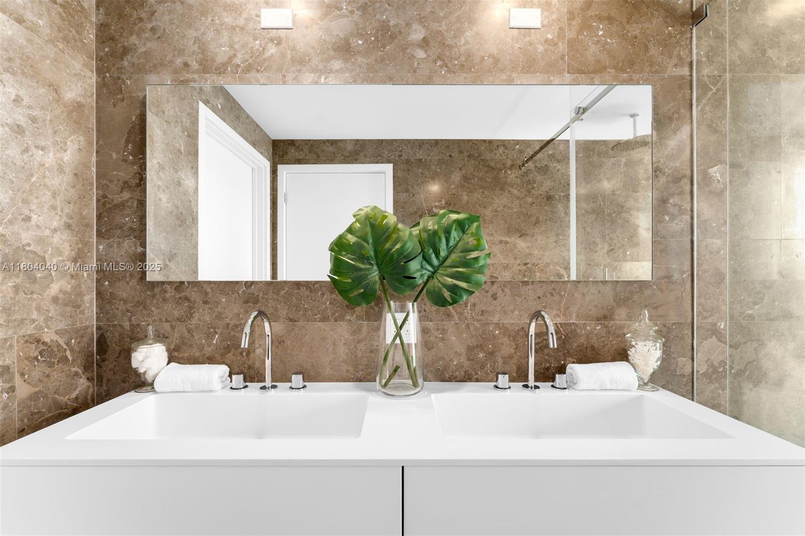 MONACO YACHT CLUB - Residential