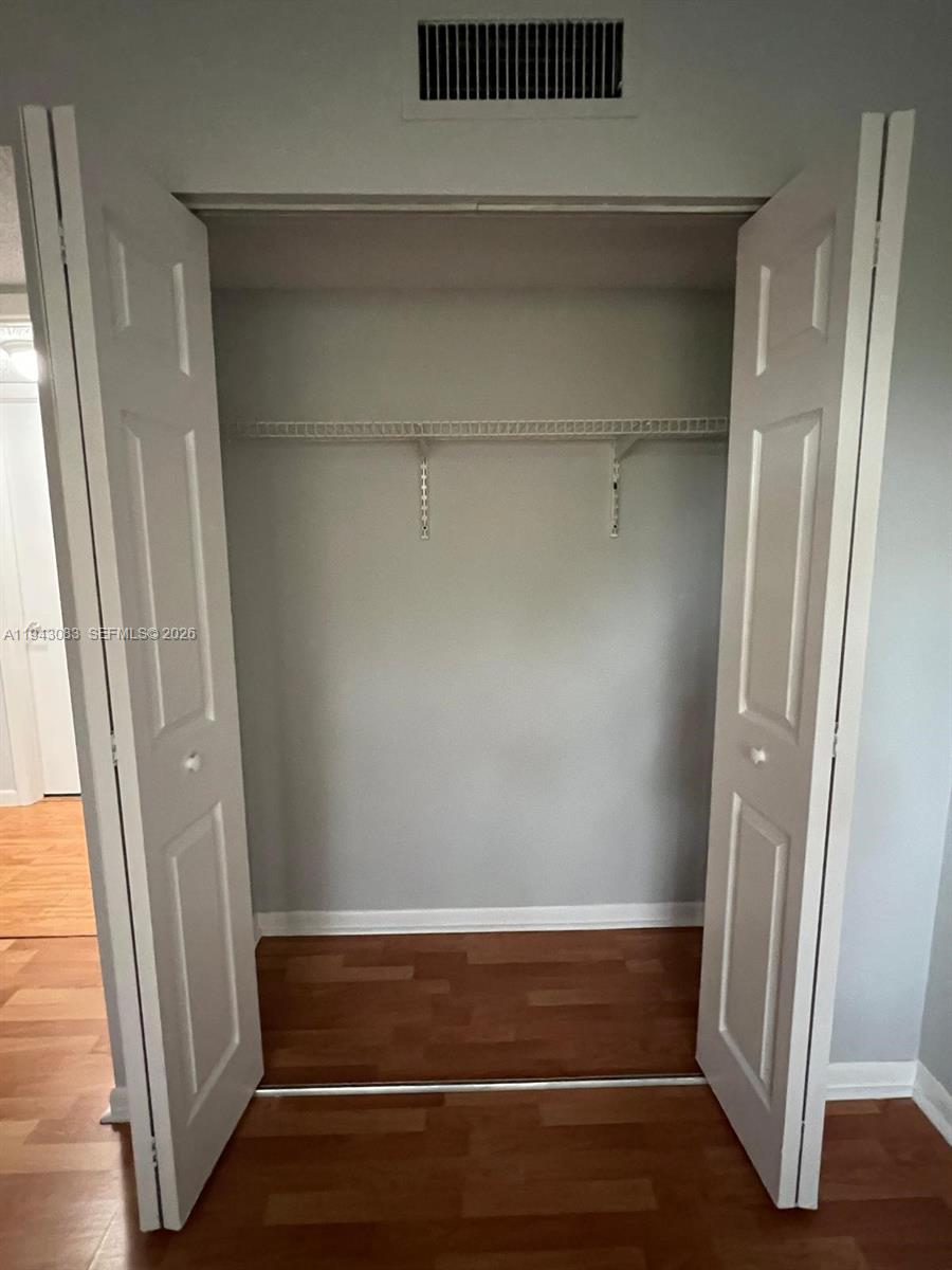 THE COURTS AT KENDALL CON - Residential