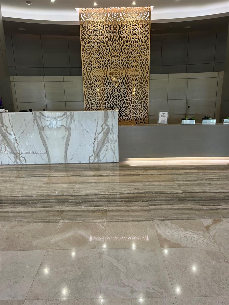 HARBOUR HOUSE - Residential