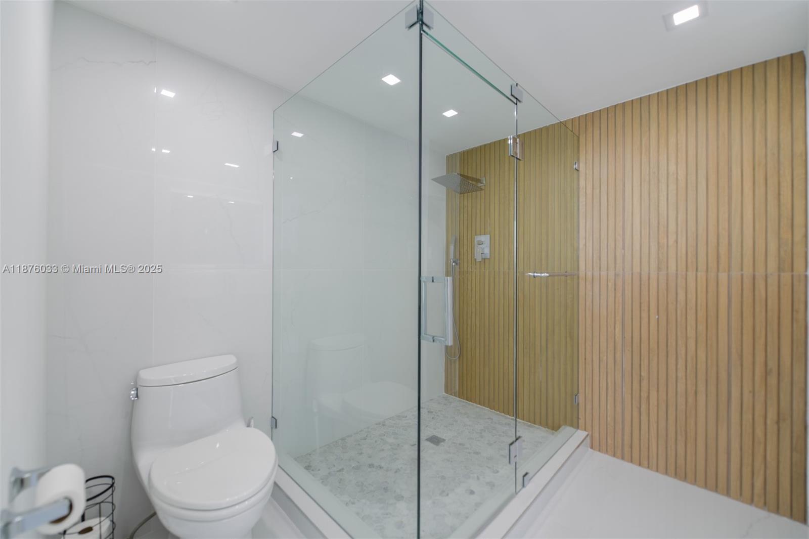 HARBOUR HOUSE - Residential