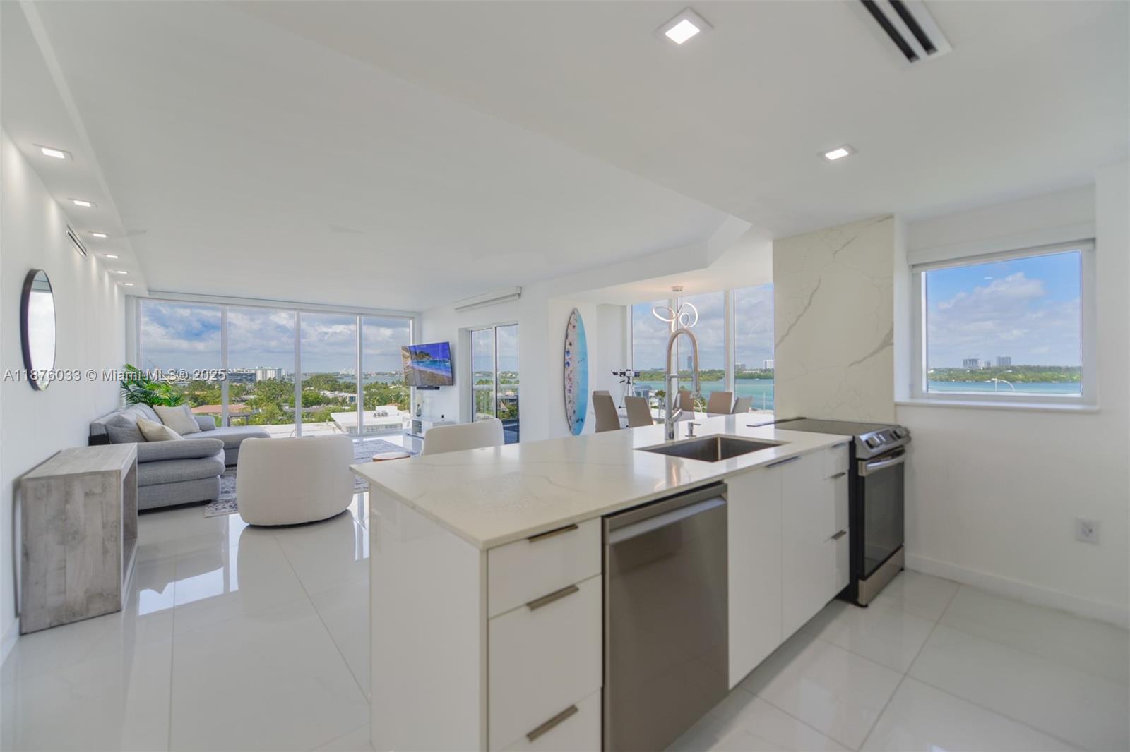 HARBOUR HOUSE - Residential