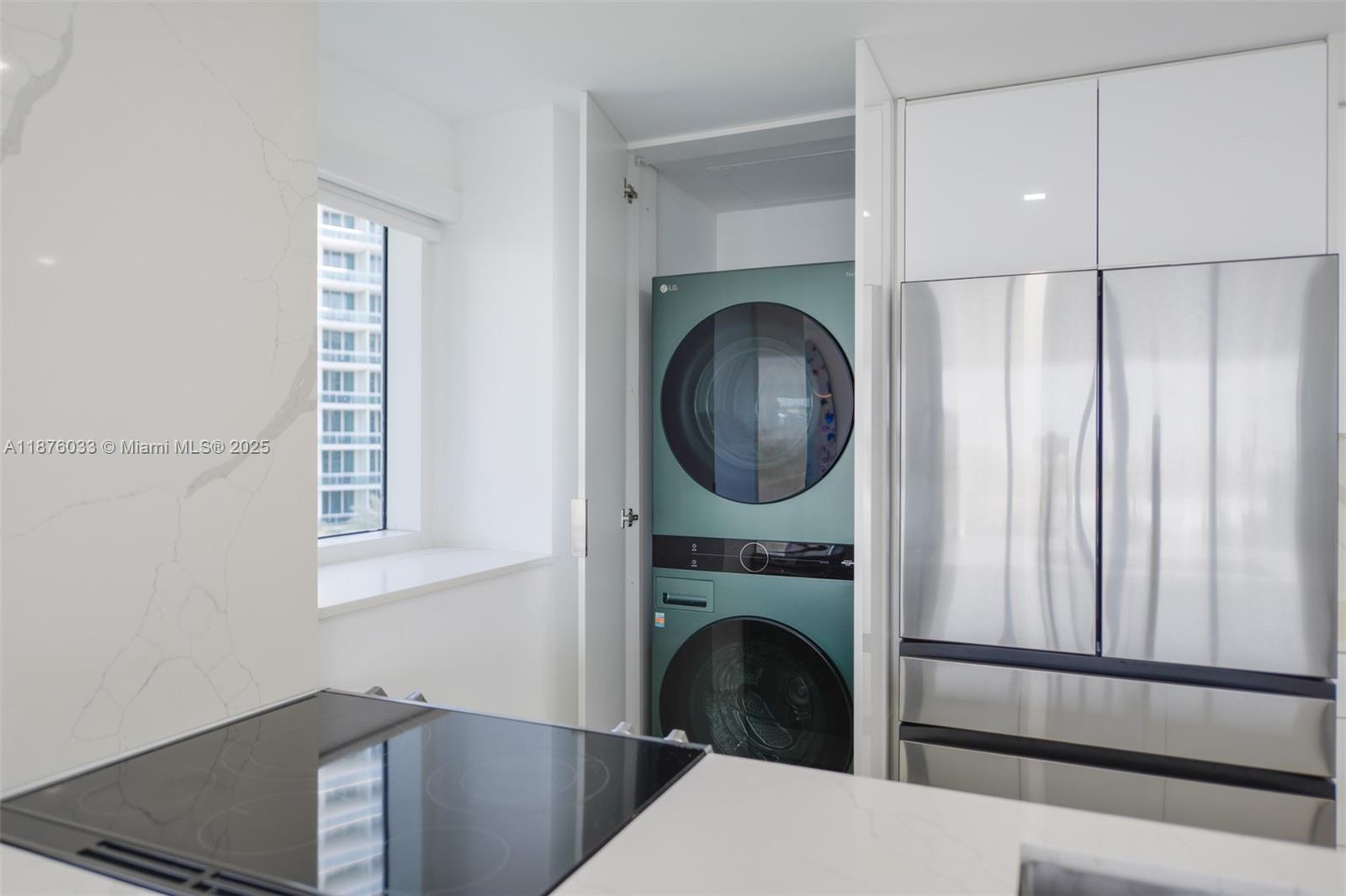 10275 Collins Ave 731