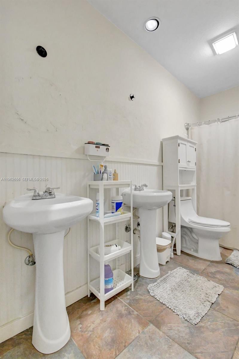 CALIFORNIA COURTS CONDO - Residential