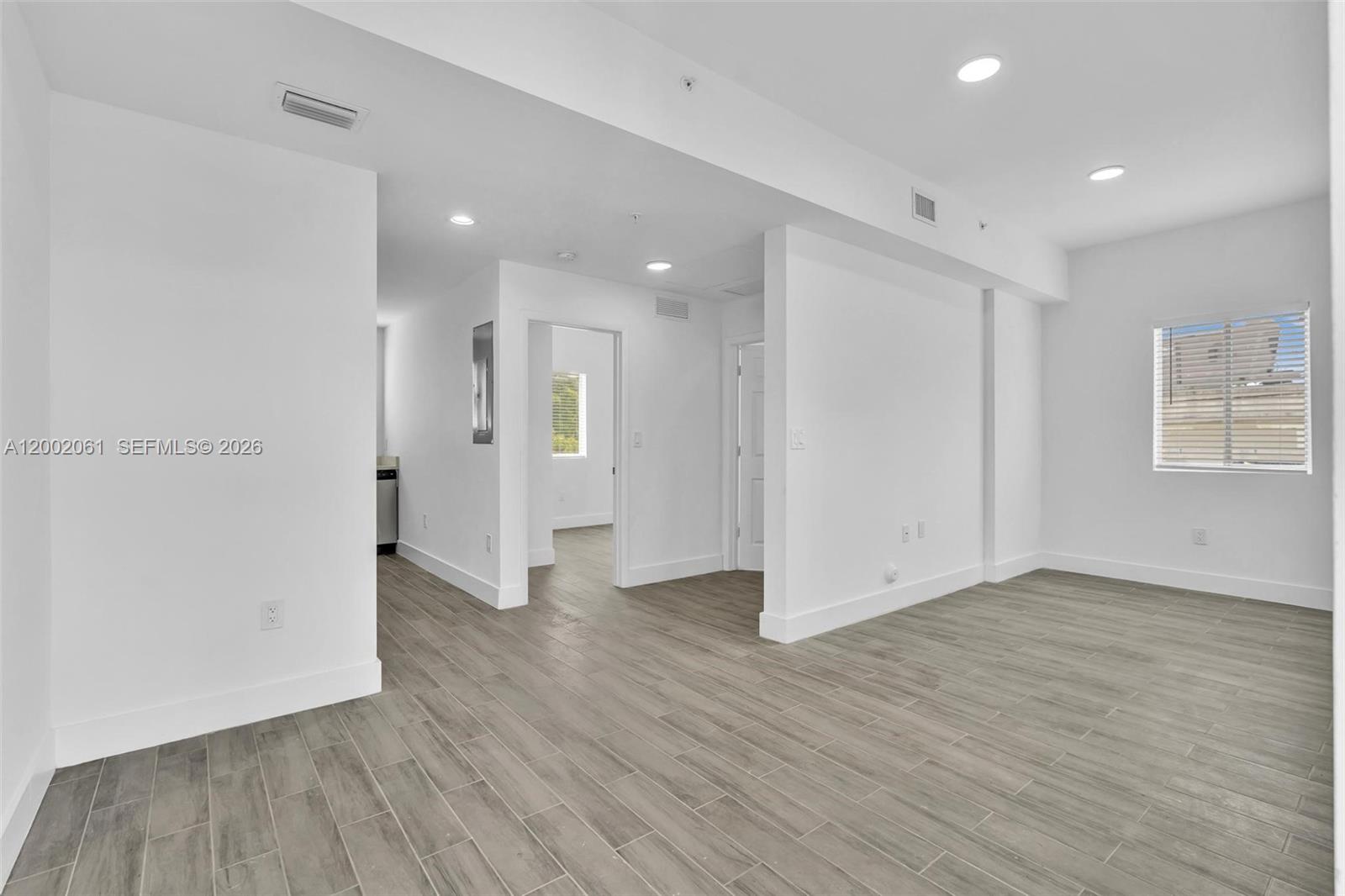 DEVONSHIRE PARK SUB - Residential Lease