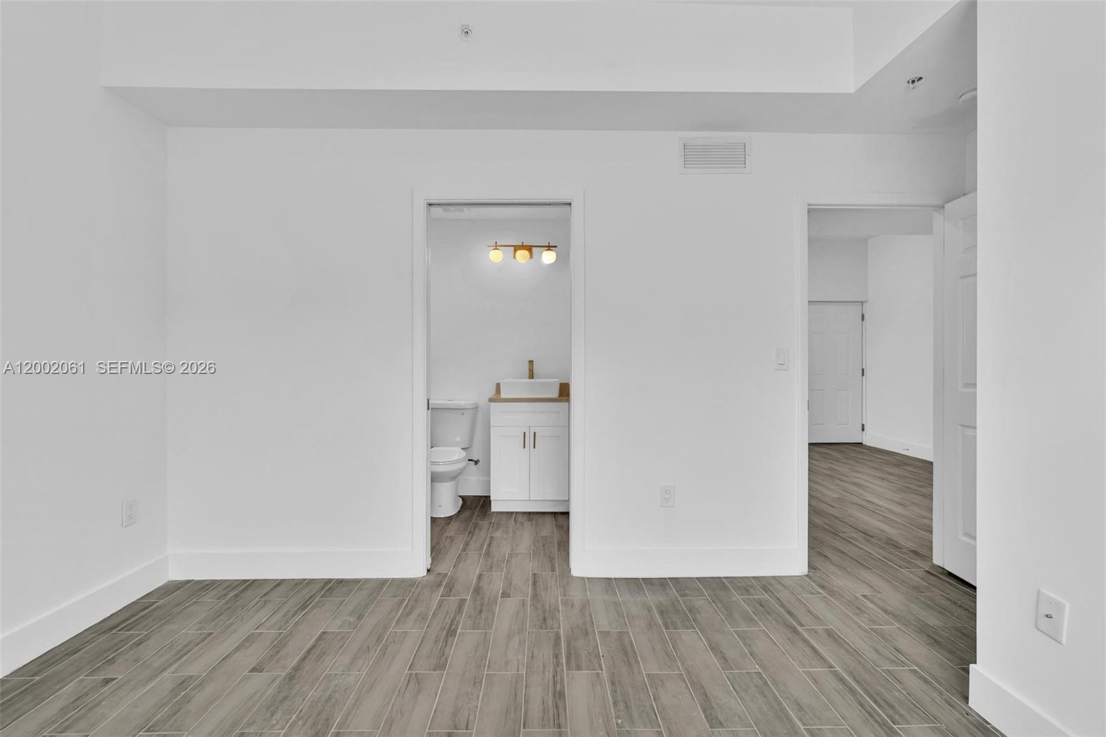 DEVONSHIRE PARK SUB - Residential Lease