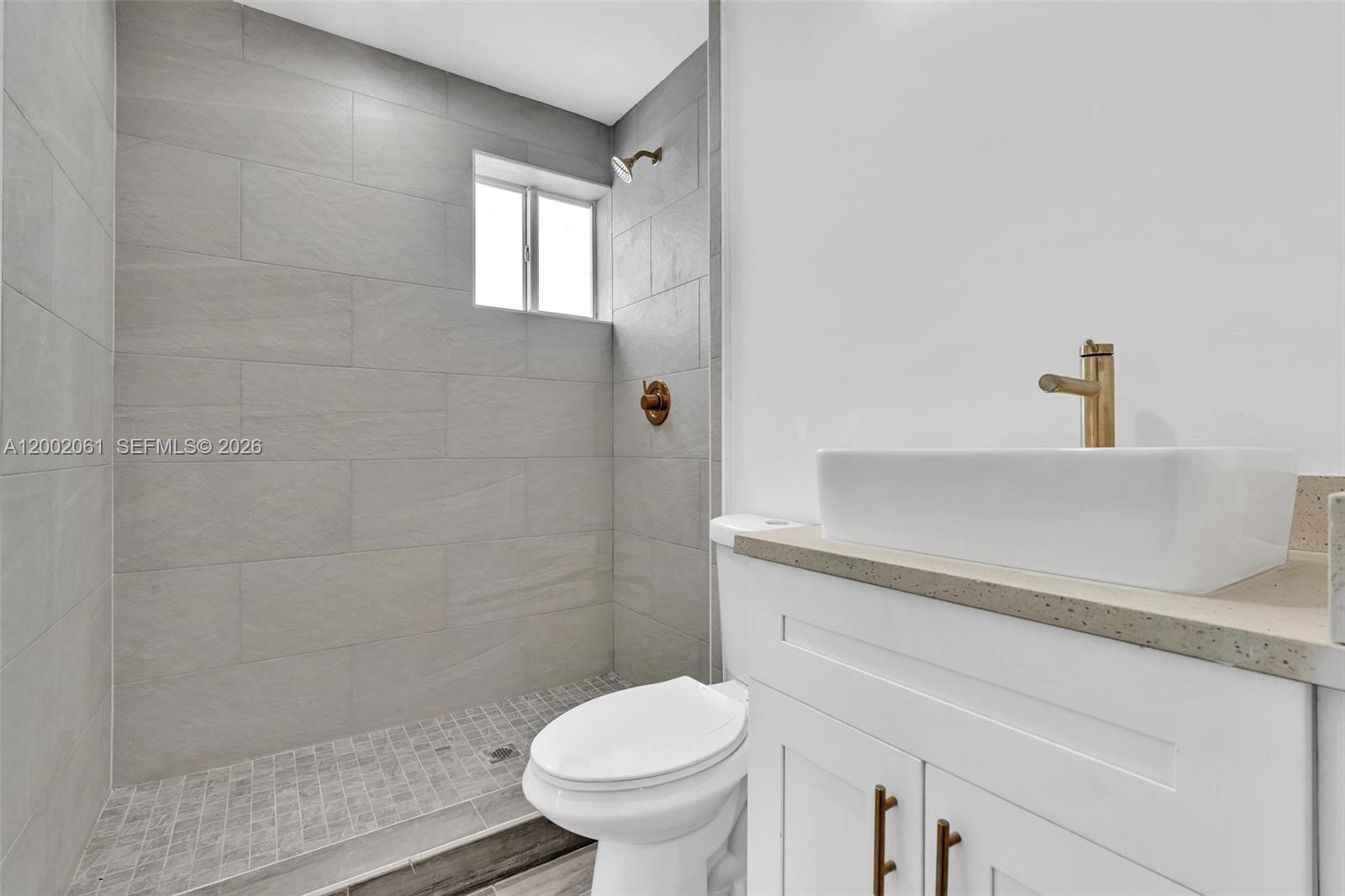 DEVONSHIRE PARK SUB - Residential Lease