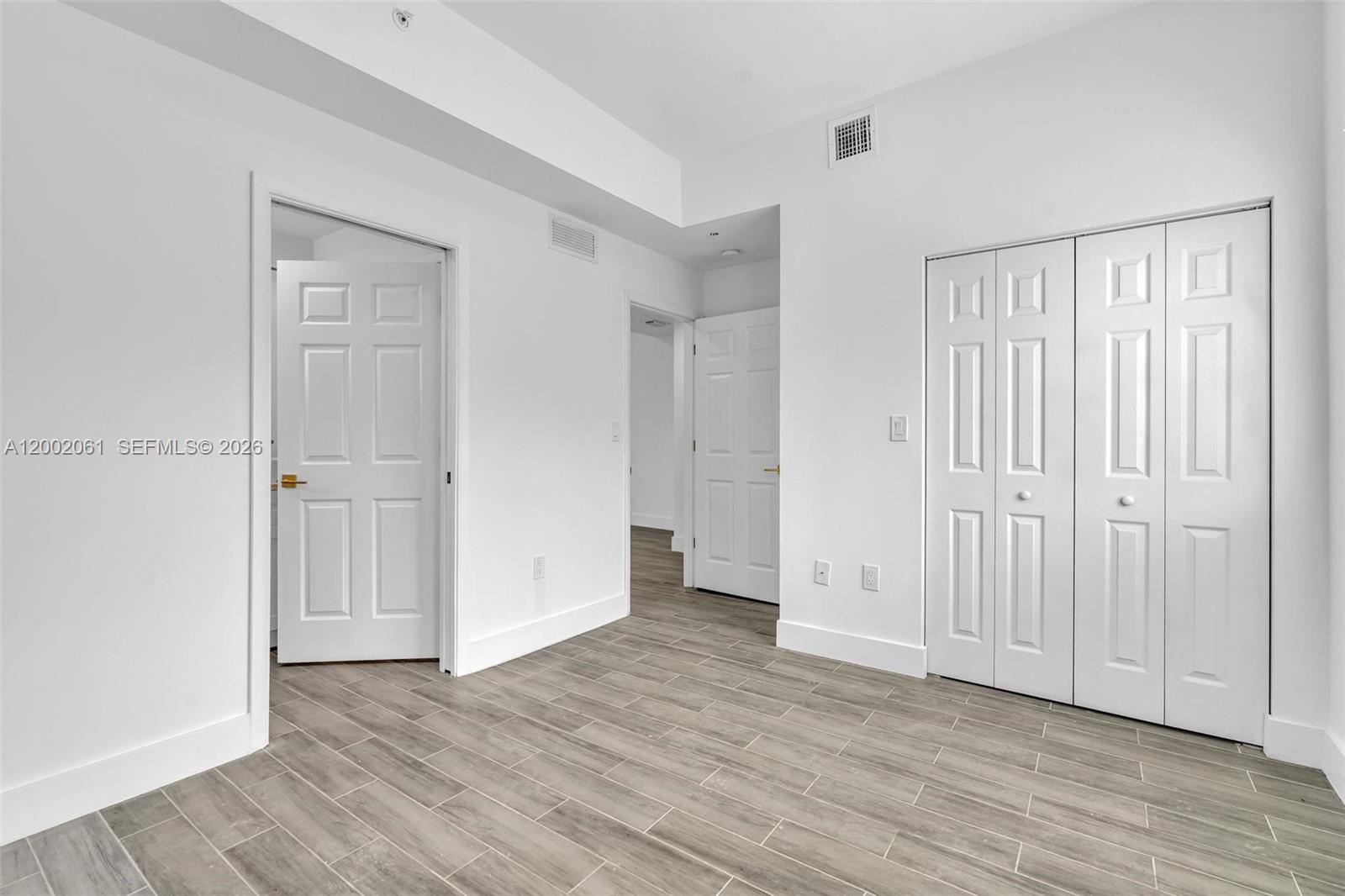 DEVONSHIRE PARK SUB - Residential Lease