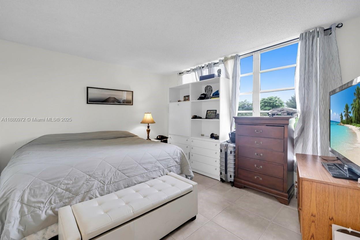 NO 5 PALM-AIRE COUNTRY CL - Residential