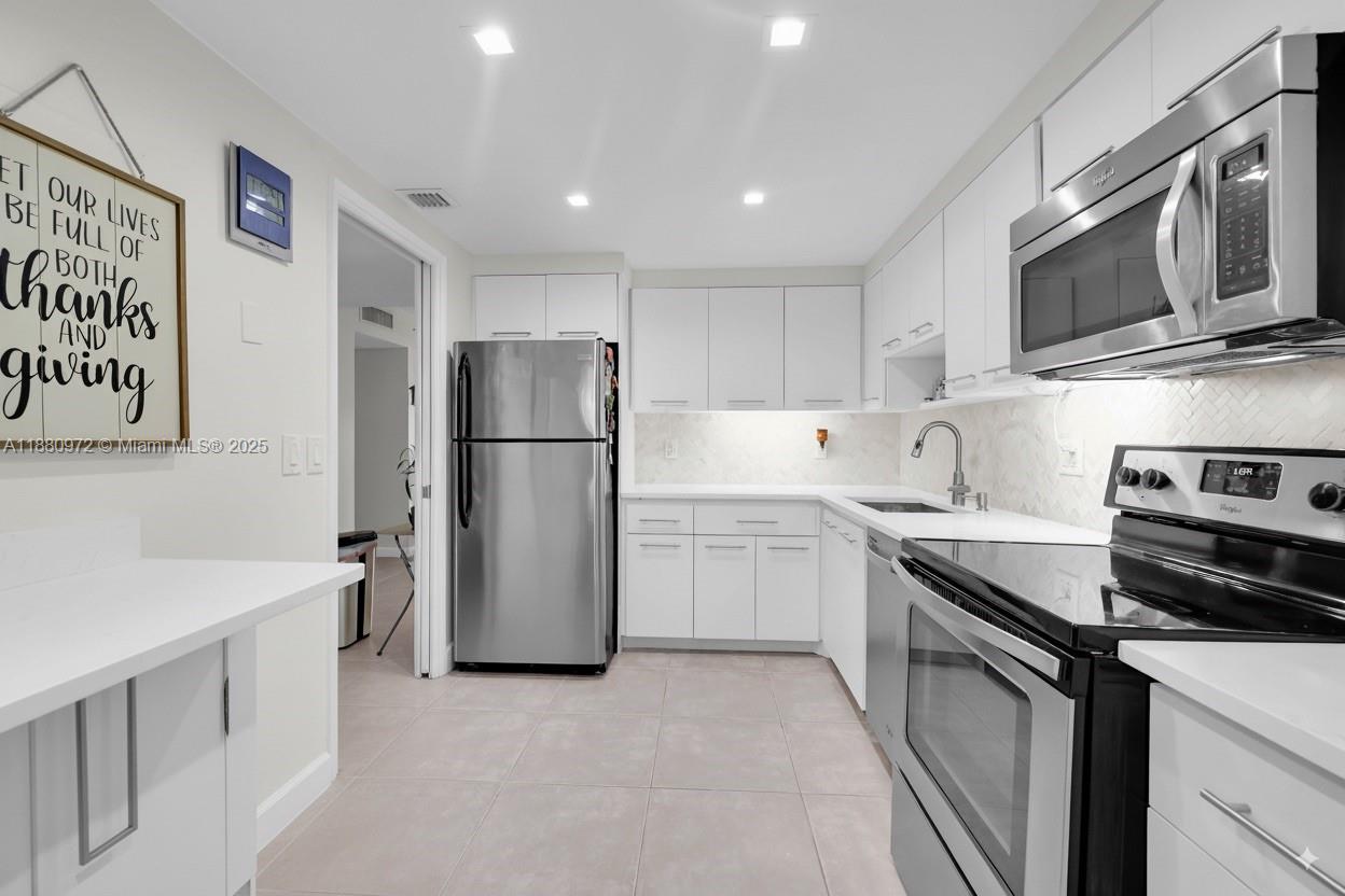 NO 5 PALM-AIRE COUNTRY CL - Residential