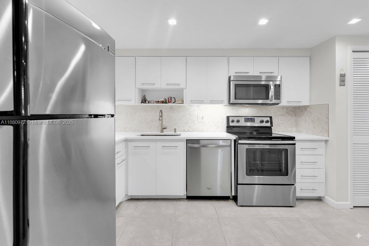 NO 5 PALM-AIRE COUNTRY CL - Residential