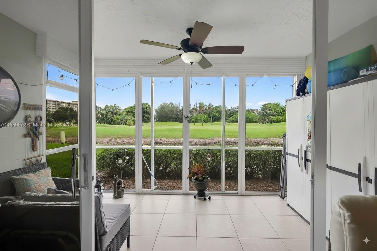 NO 5 PALM-AIRE COUNTRY CL - Residential