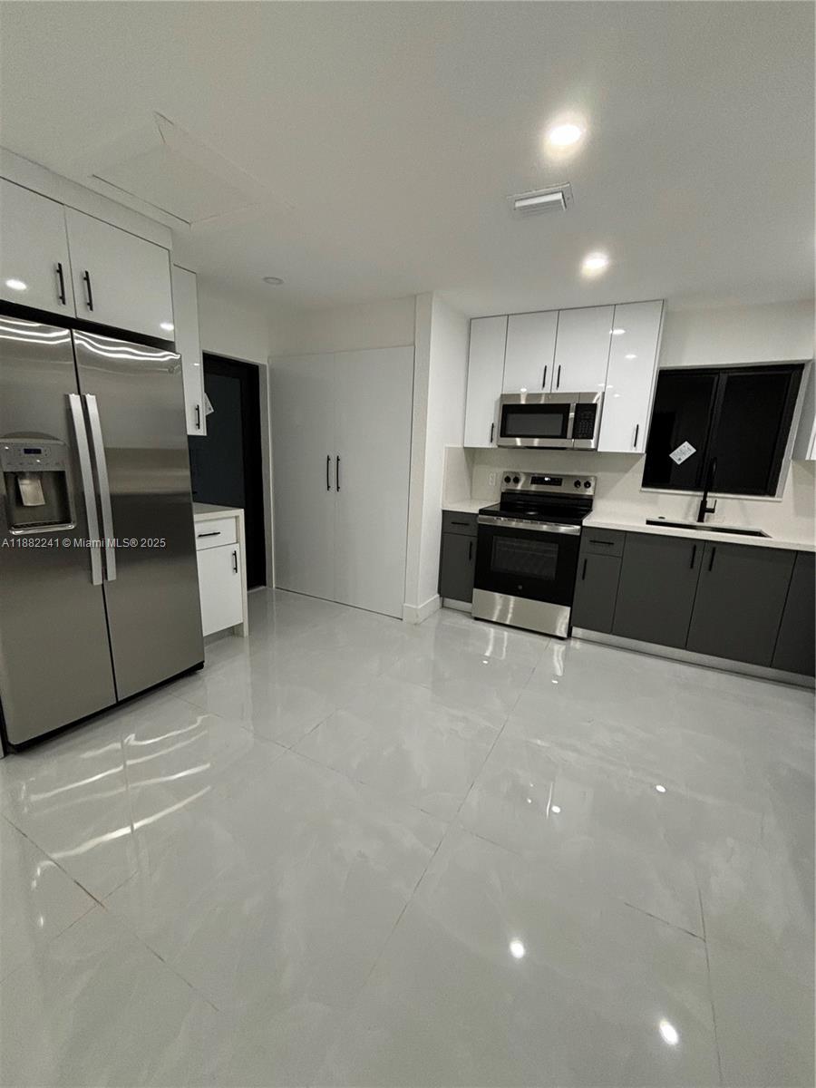 PEMBROKE PINES NO 2 - Residential Lease