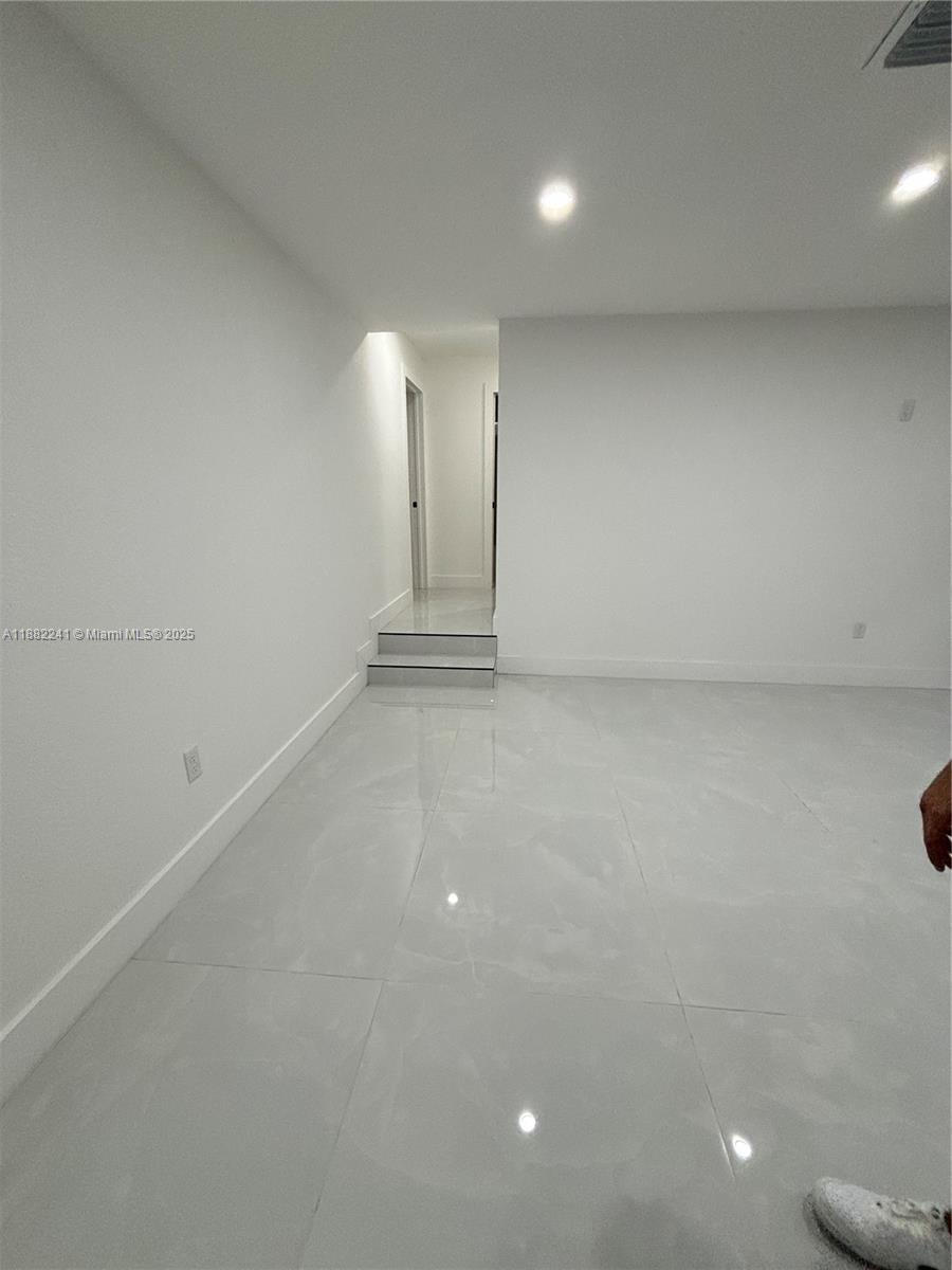 PEMBROKE PINES NO 2 - Residential Lease