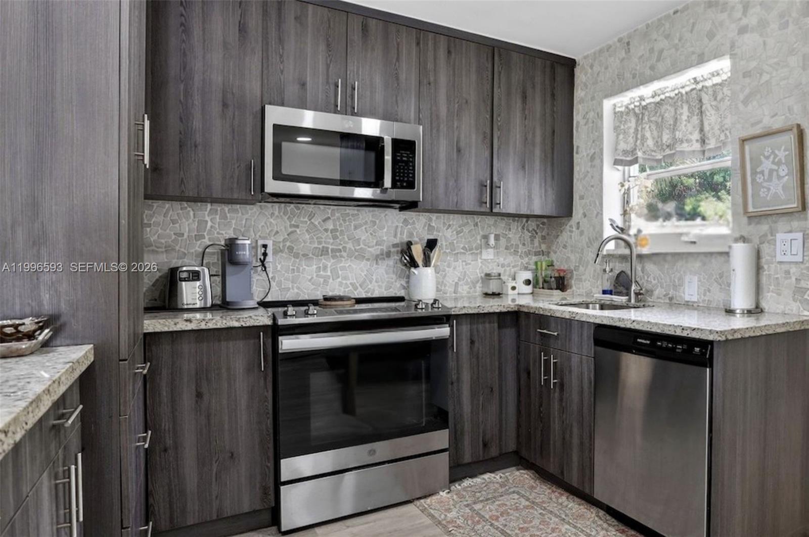 LYONS PARK FIRST ADD - Residential