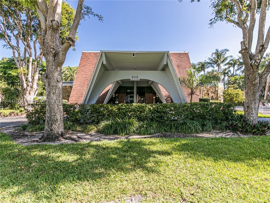 FAIRWAYS ROYALE CONDO - Residential