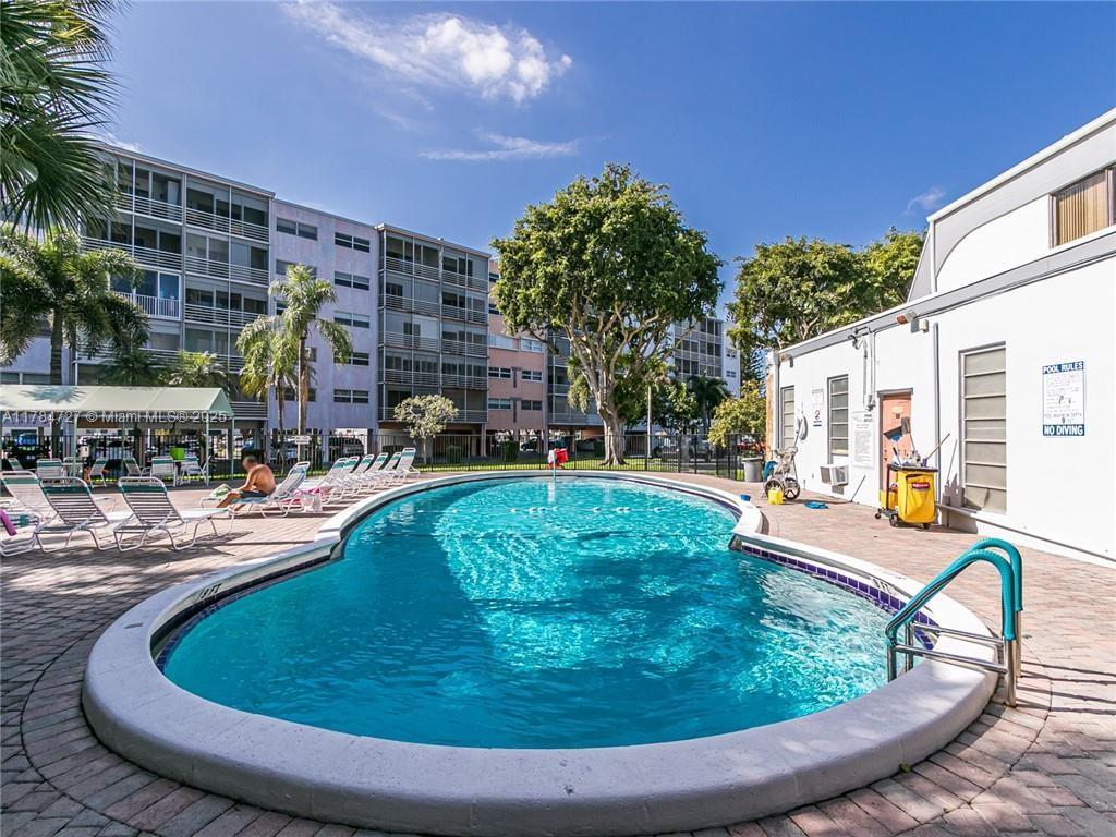 FAIRWAYS ROYALE CONDO - Residential