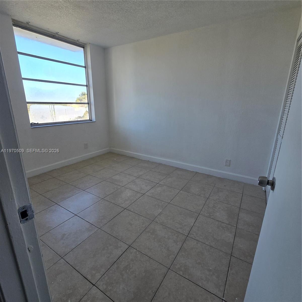 LAKESHORE AT UNIVERSITY P - Residential