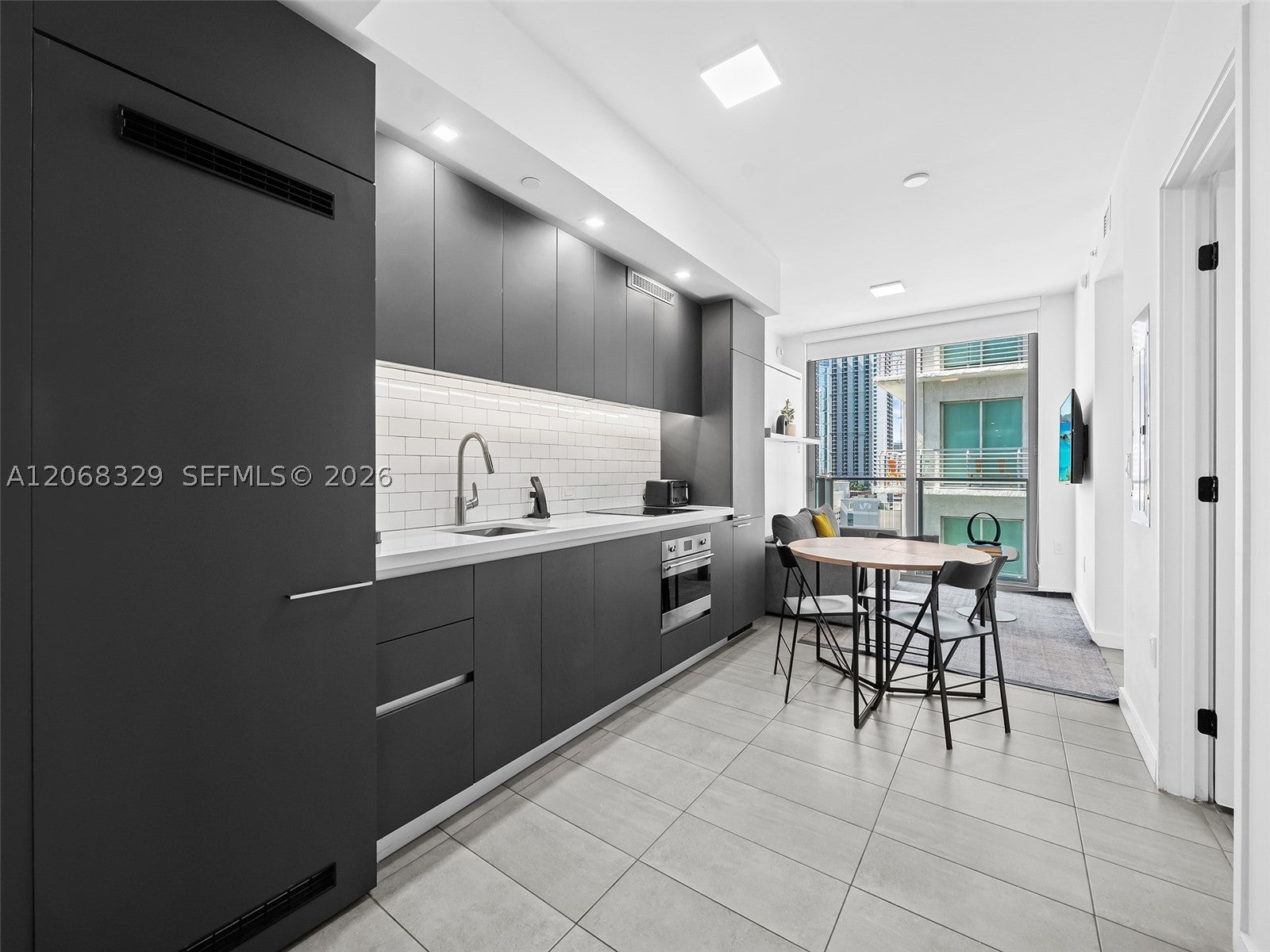 227 NE 2nd St 1807