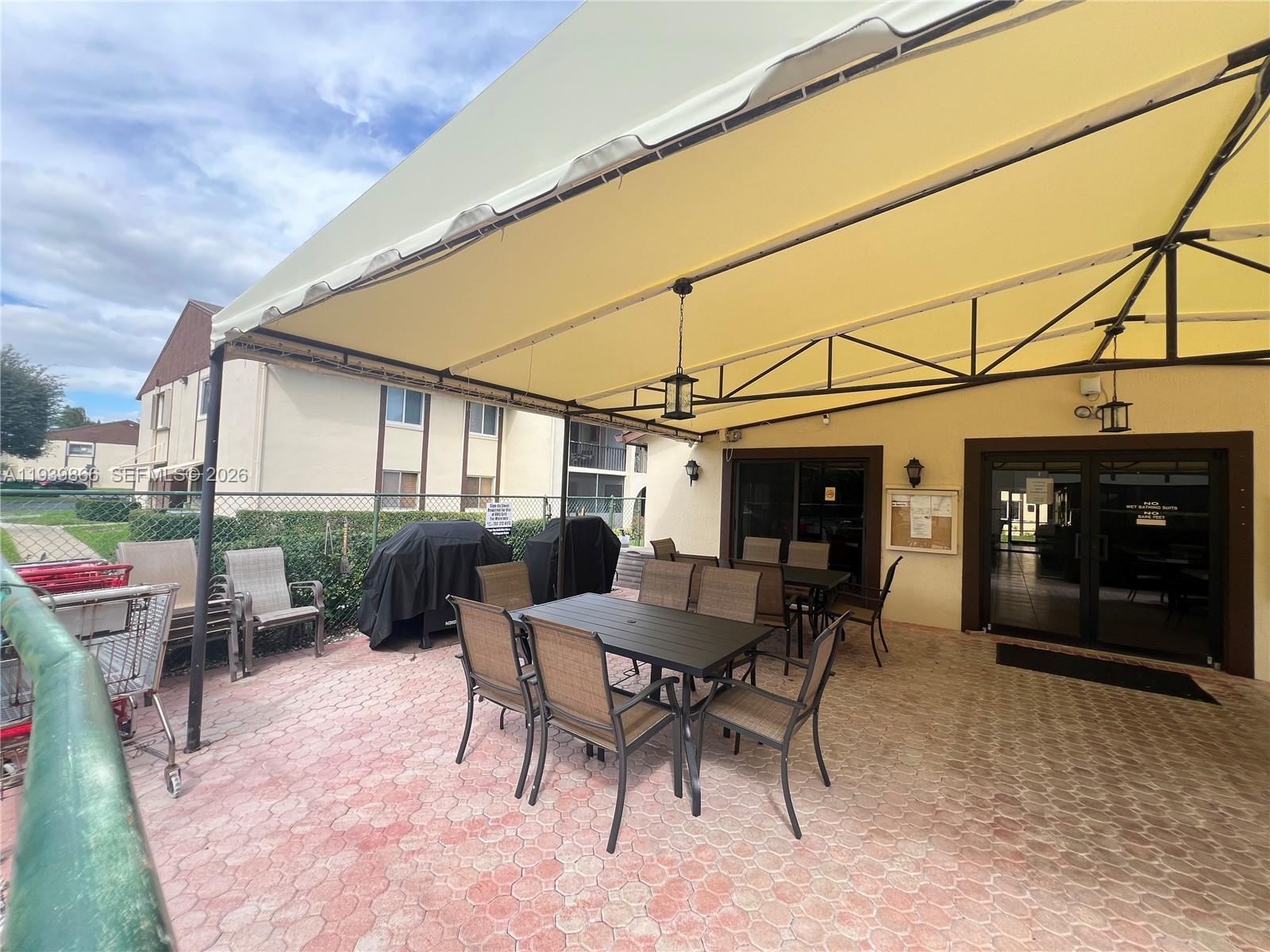 LA PINATA CONDO - Residential