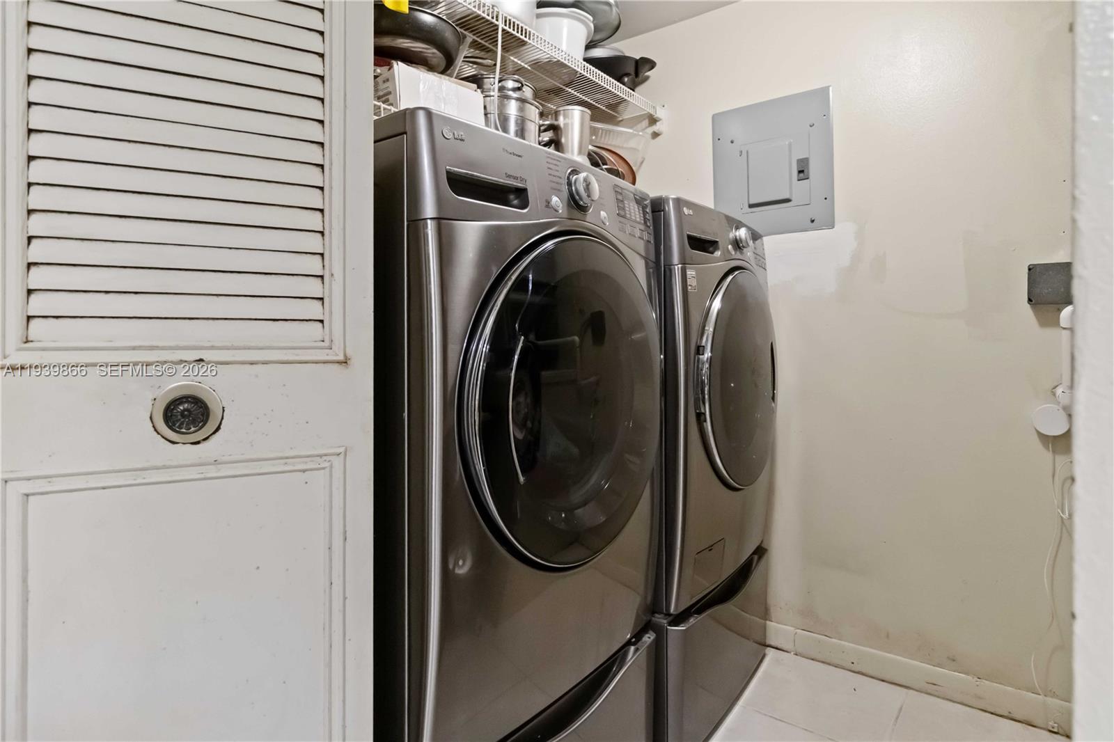 LA PINATA CONDO - Residential