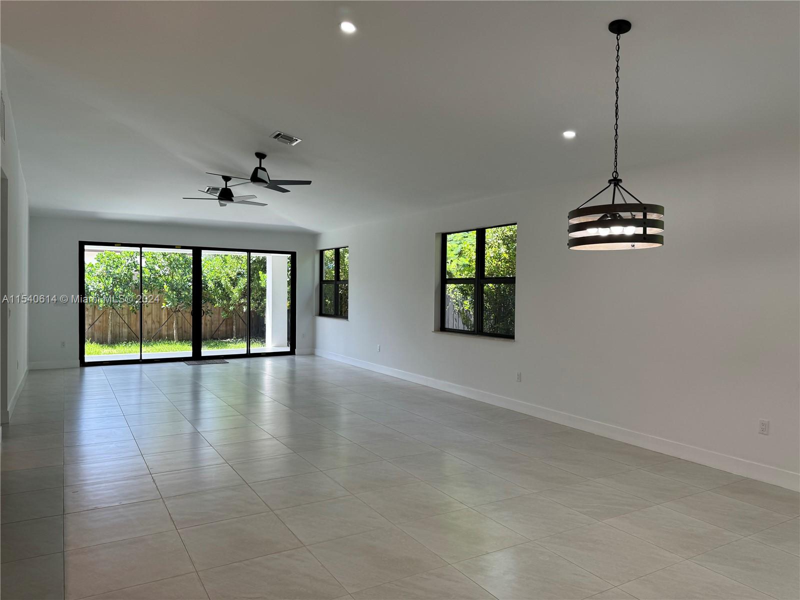 SILVER PINES - Residential