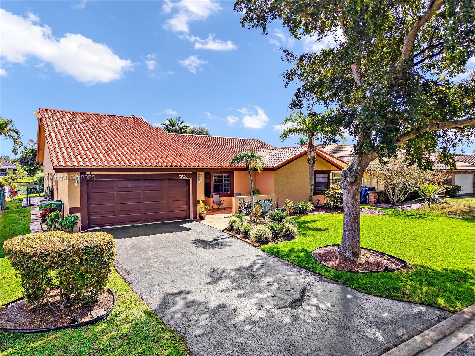 Property for Sale at 653 Nw 110th Ave, Coral Springs, Broward County, Florida - Bedrooms: 4 
Bathrooms: 4  - $725,000