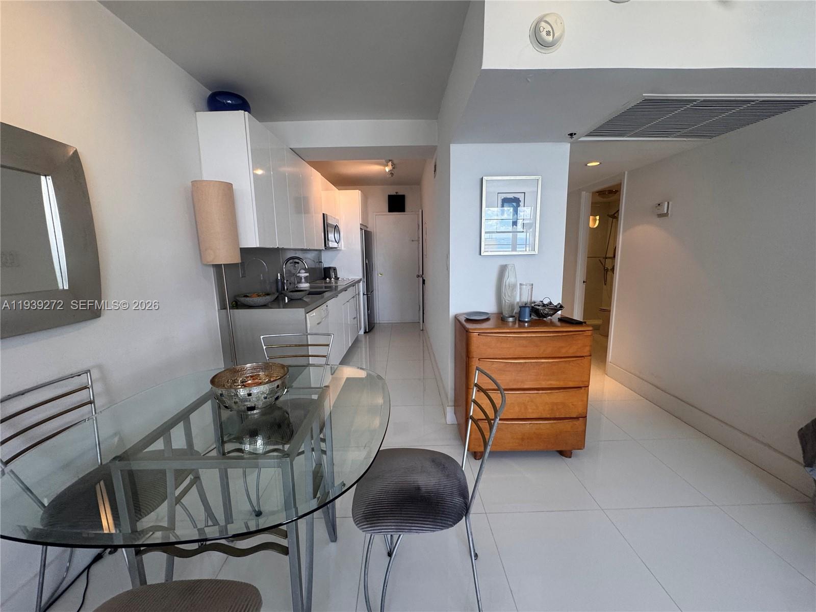 THE DECOPLAGE CONDO - Residential