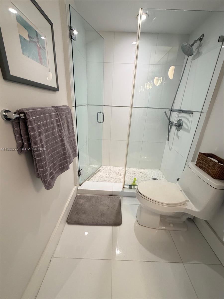 THE DECOPLAGE CONDO - Residential