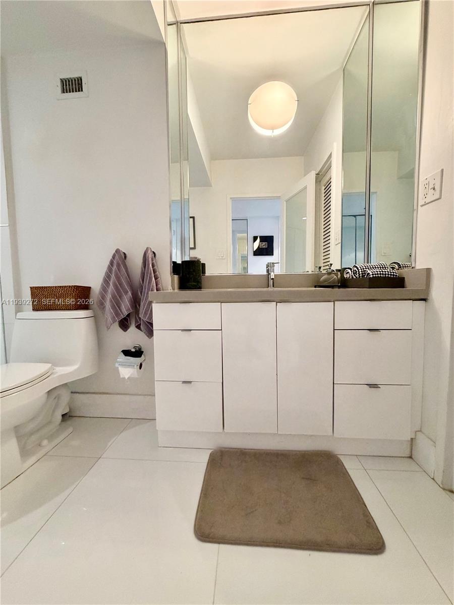 THE DECOPLAGE CONDO - Residential