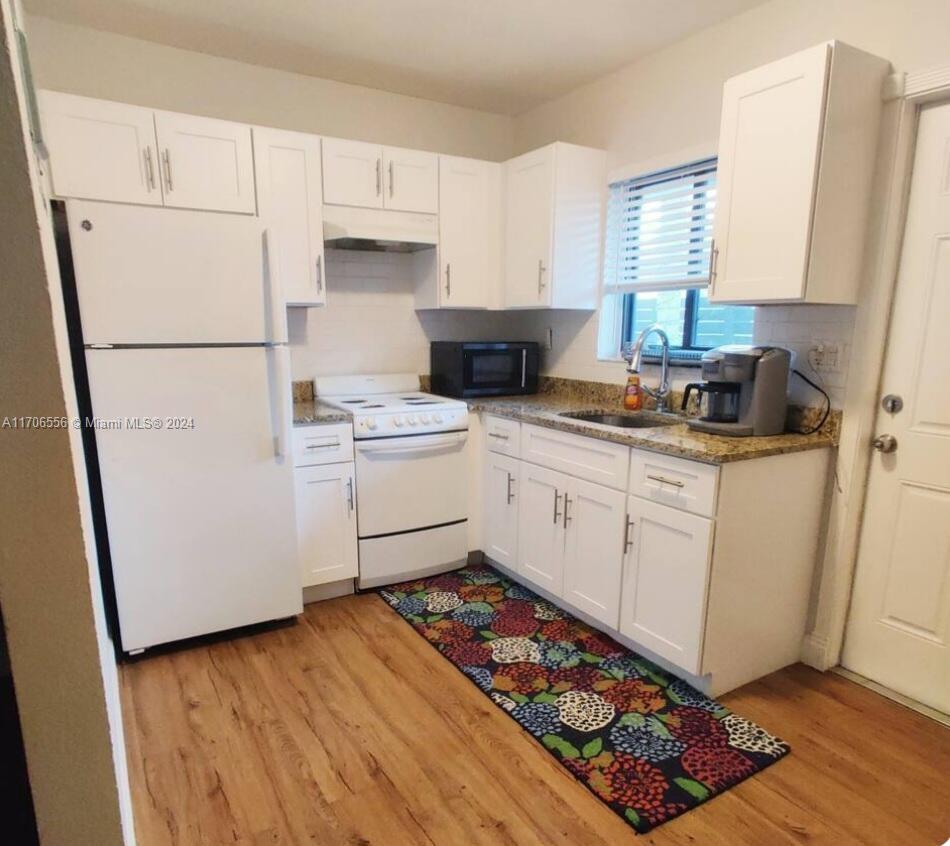 EVERGLADE LAND SALES CO - Residential Lease