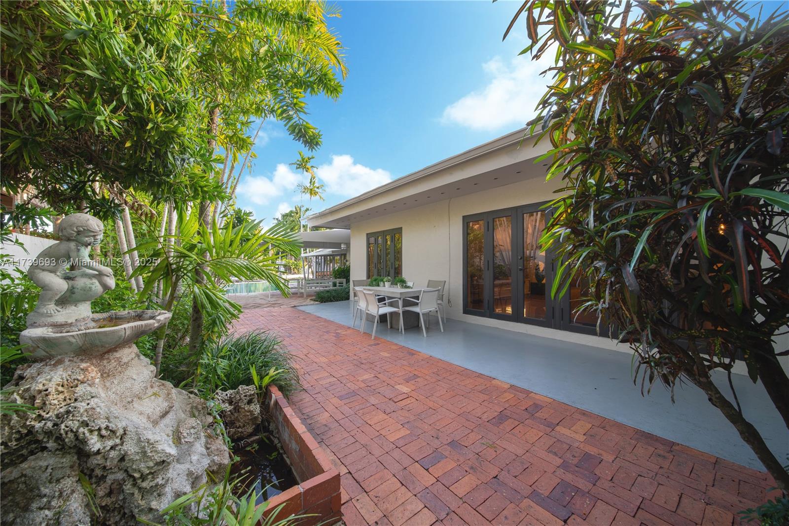 BISCAYNE POINT - Residential Lease