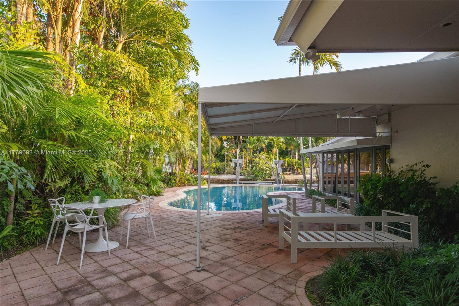 BISCAYNE POINT - Residential Lease