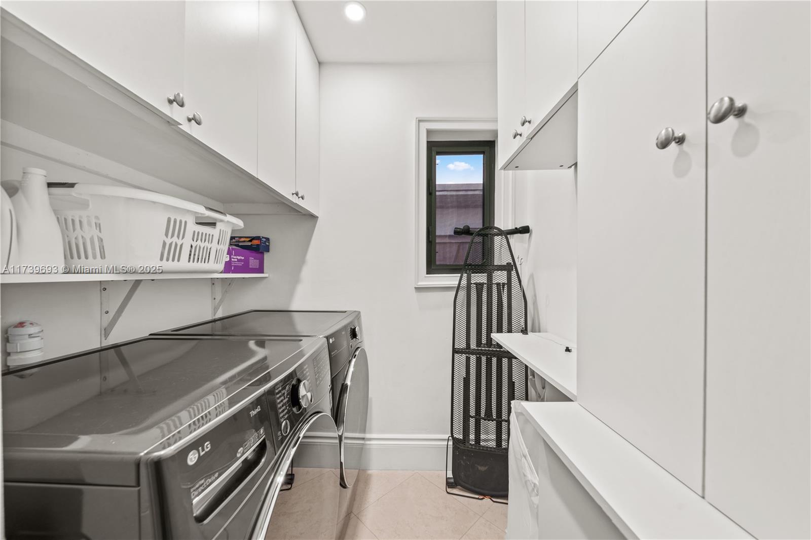 BISCAYNE POINT - Residential Lease