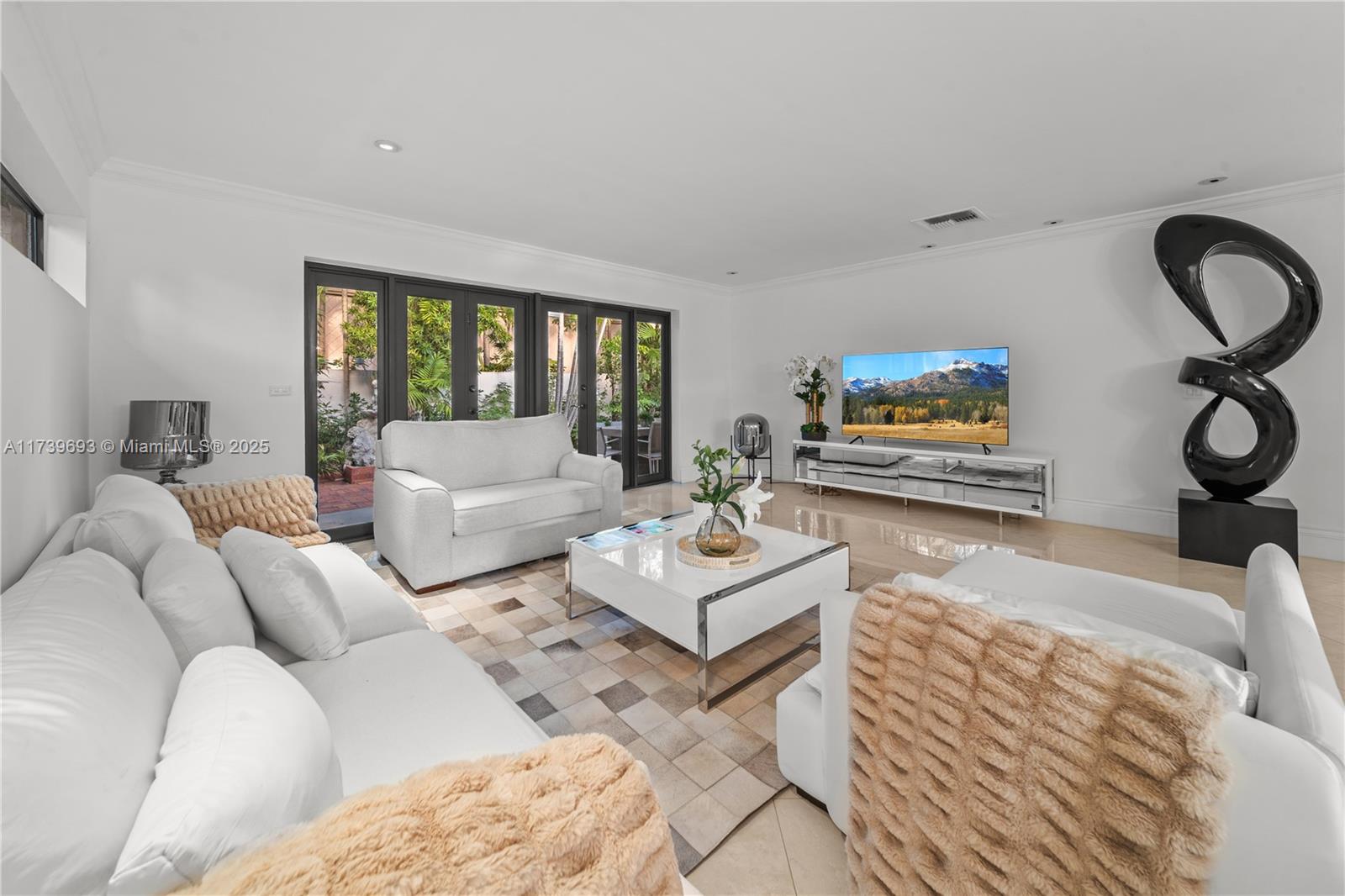 BISCAYNE POINT - Residential Lease