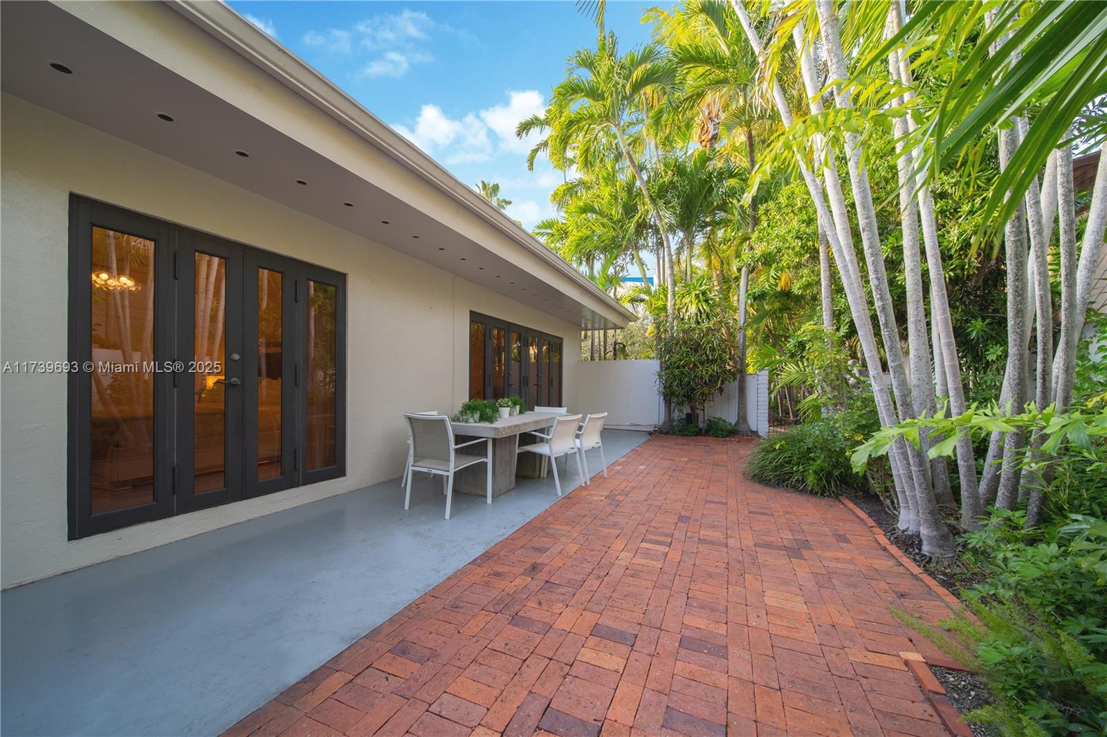 BISCAYNE POINT - Residential Lease