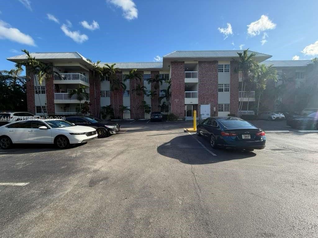 Photo of 2424 SE 17th Causeway #110B, Fort Lauderdale, FL 33316 (MLS # A11957311)