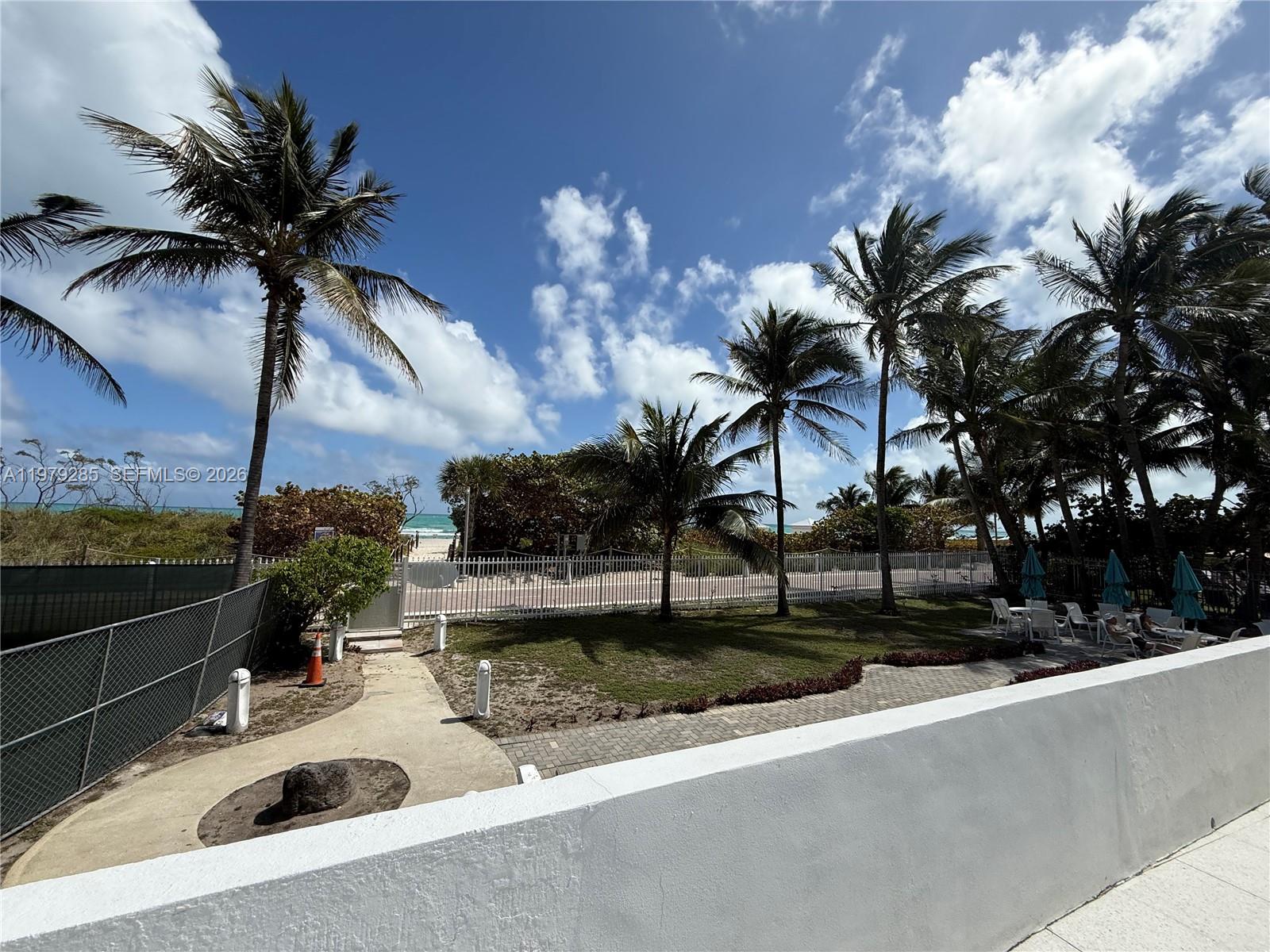 IMPERIAL HOUSE CONDO - Residential