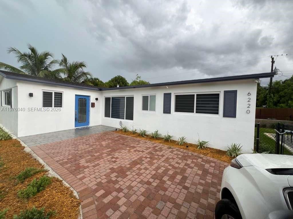 Photo of 6220 NW 19th St, Sunrise, FL 33313 (MLS # A11976040)