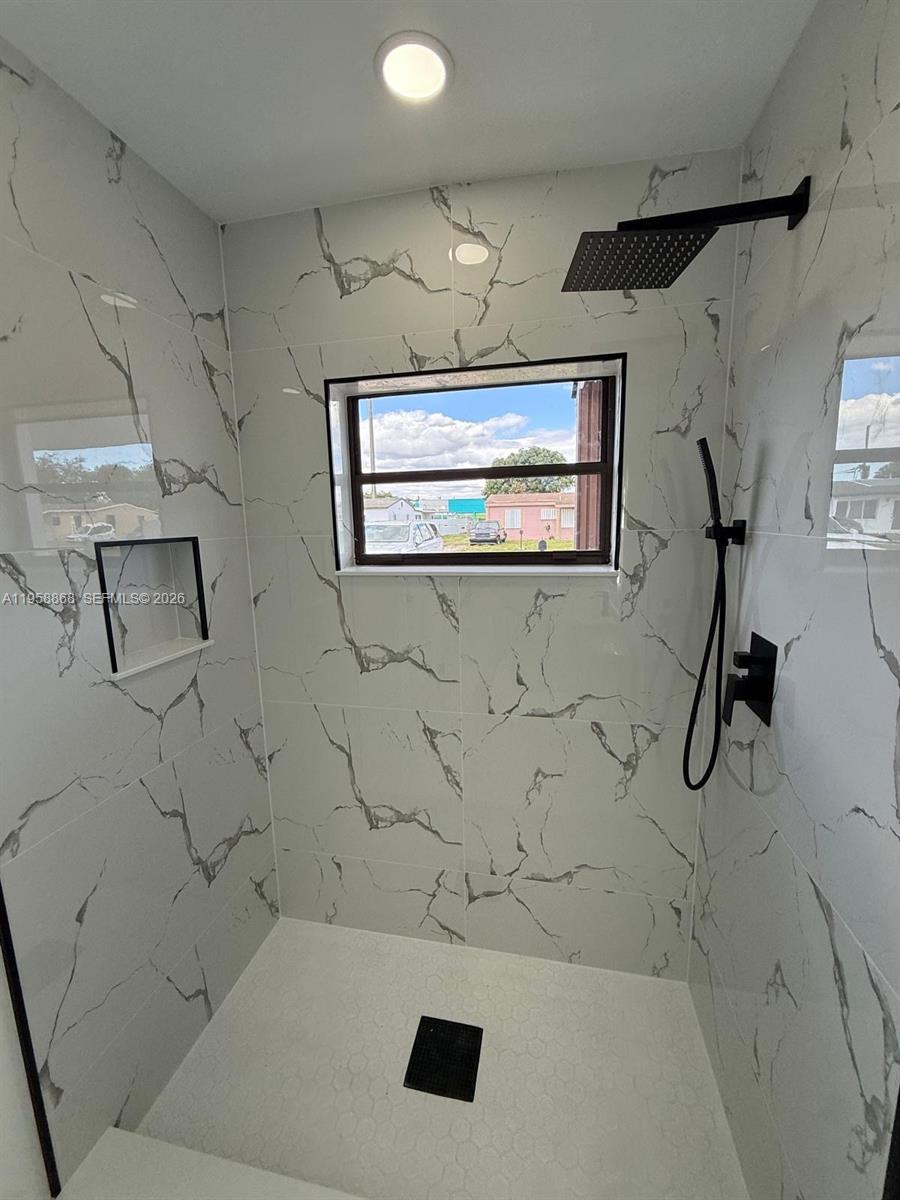 GOLDEN HIGHLANDS EST - Residential