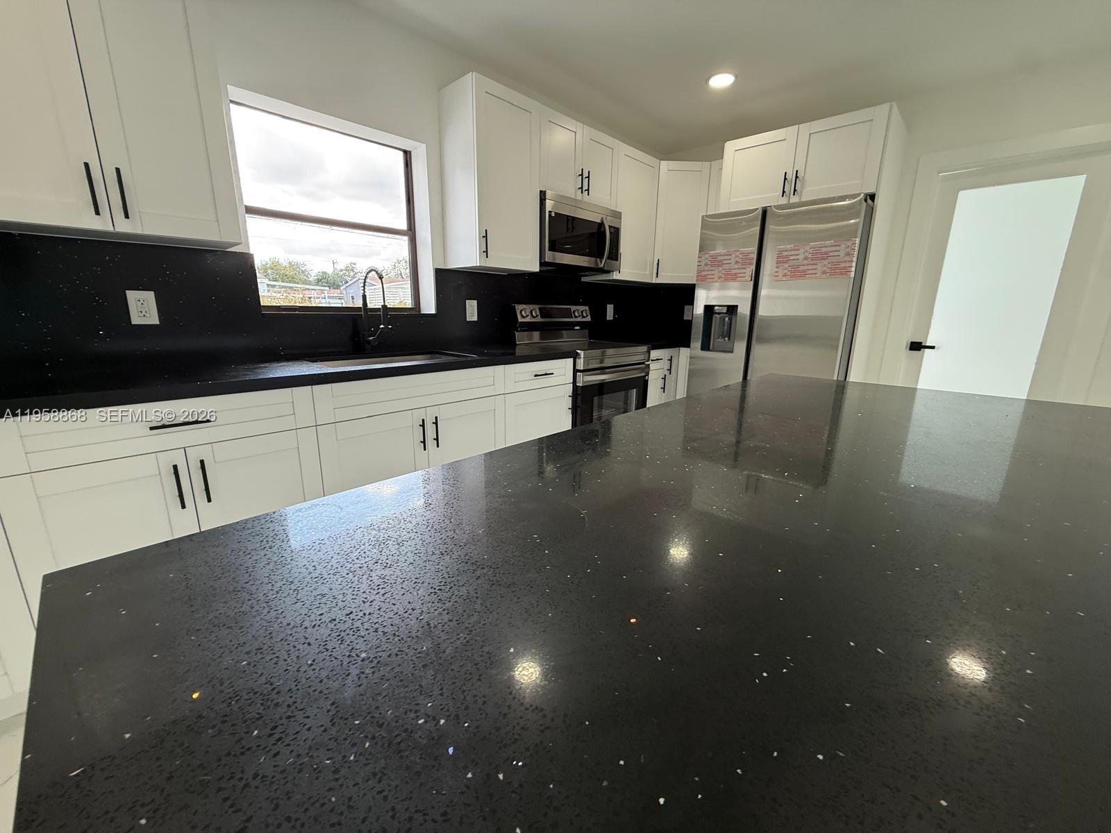 GOLDEN HIGHLANDS EST - Residential