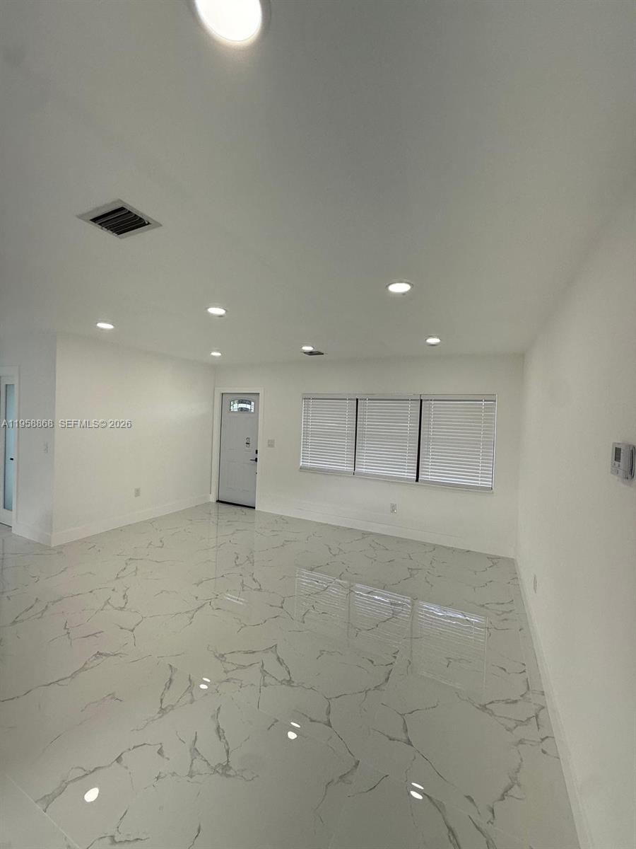 GOLDEN HIGHLANDS EST - Residential