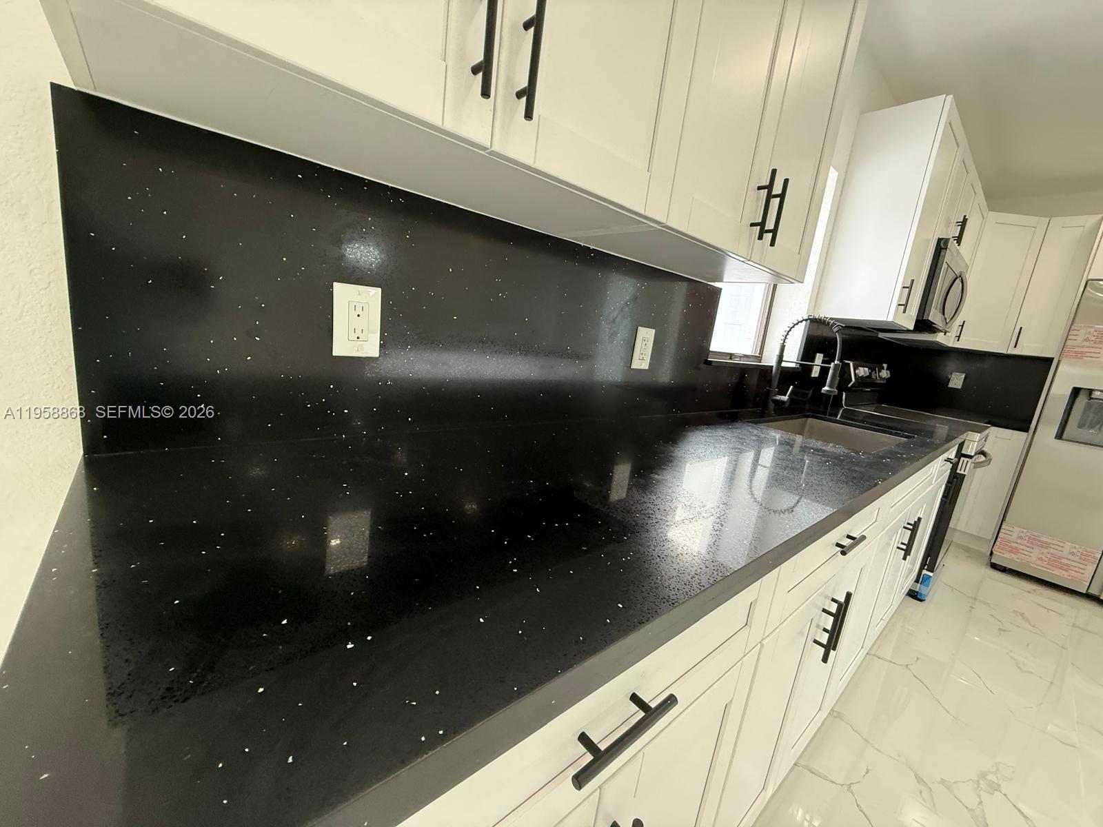 GOLDEN HIGHLANDS EST - Residential