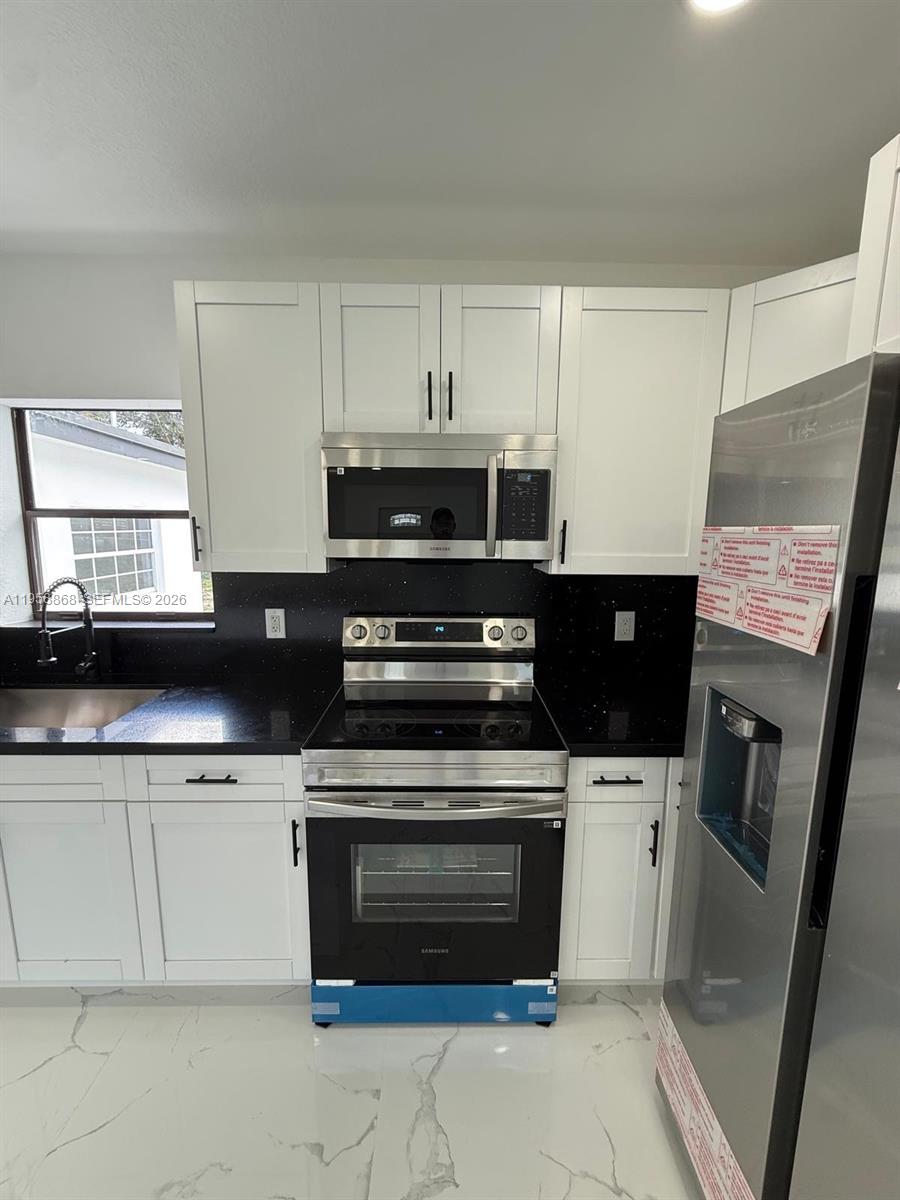 GOLDEN HIGHLANDS EST - Residential