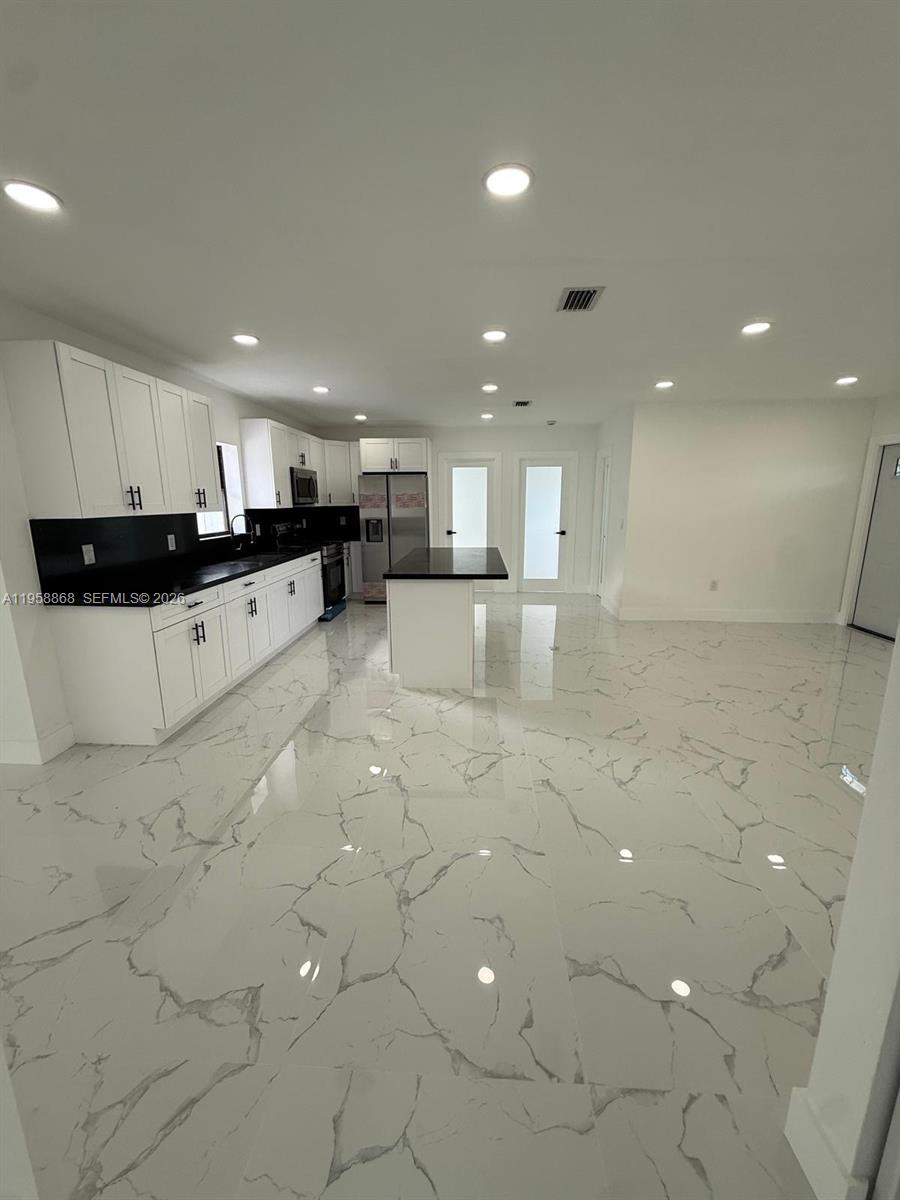 GOLDEN HIGHLANDS EST - Residential