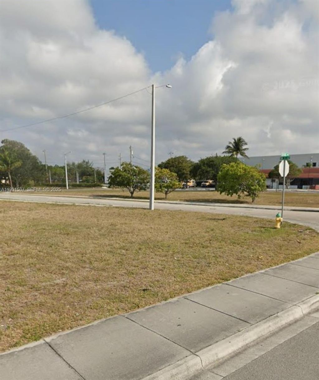 Photo of 167 S Dixie Hwy, Deerfield Beach, FL 33441 (MLS # A11931507)