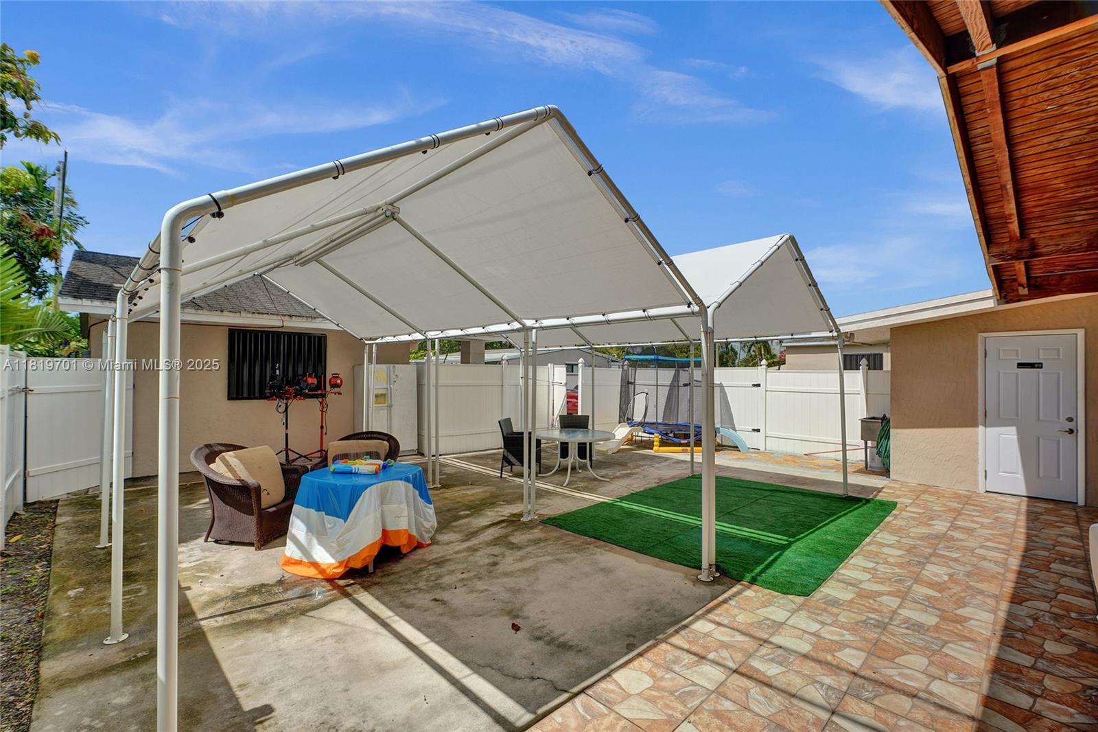TROPICAL ESTATES 1ST ADDN - Residential