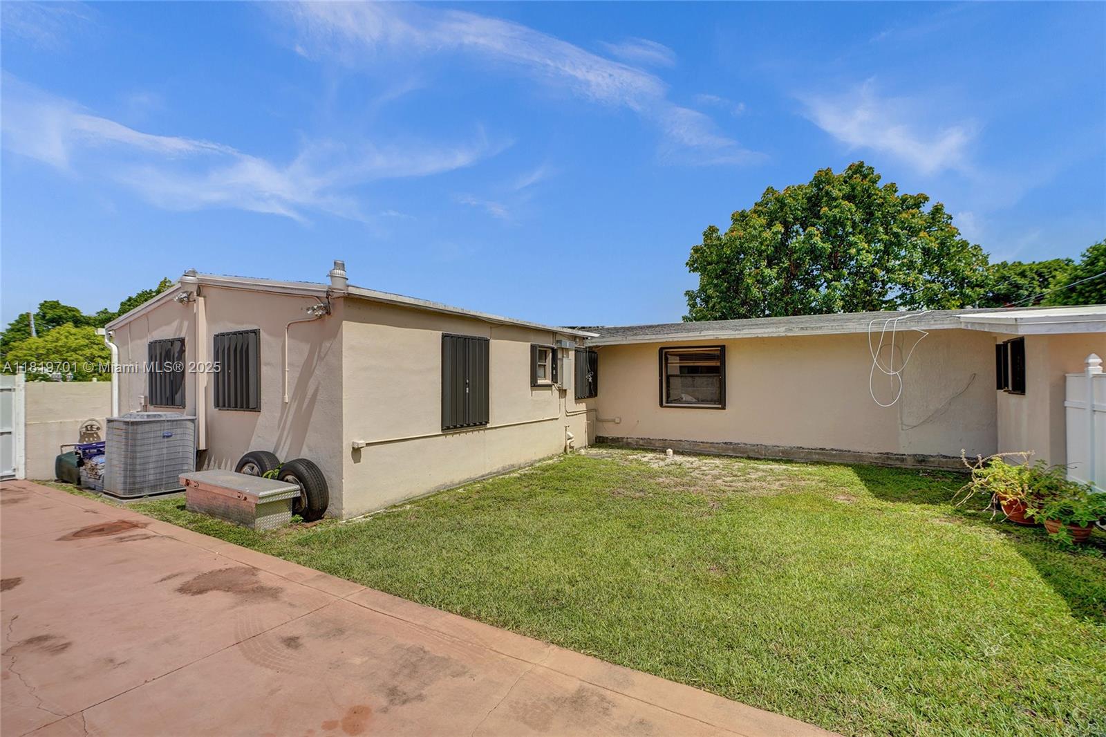 TROPICAL ESTATES 1ST ADDN - Residential