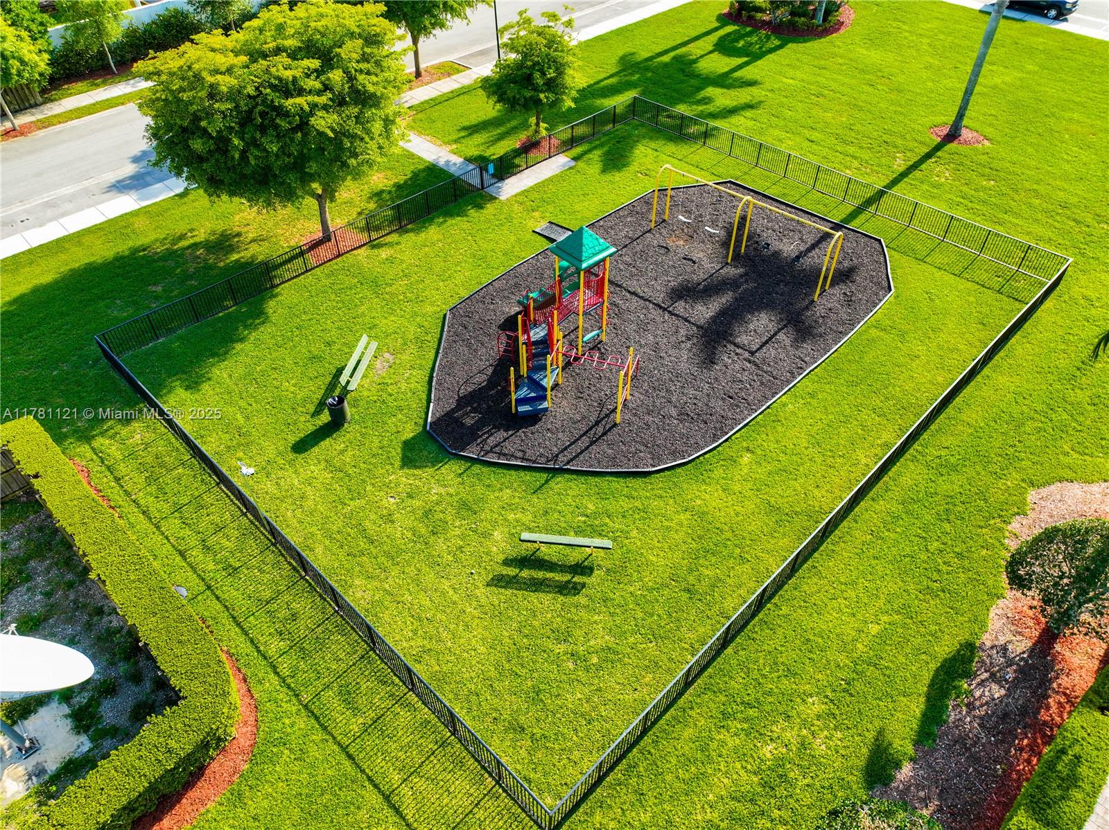 CENTURY GARDENS AT TAMIAM - Residential